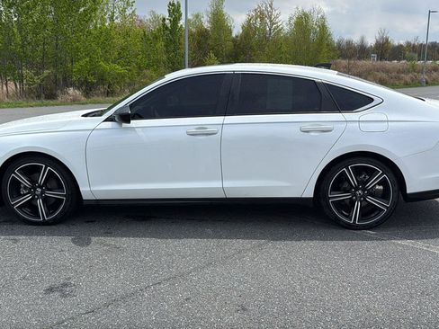 Used 2024 Honda Accord Sport image 12