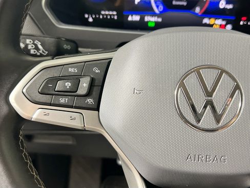 Used 2023 Volkswagen Tiguan SE FWD image 18