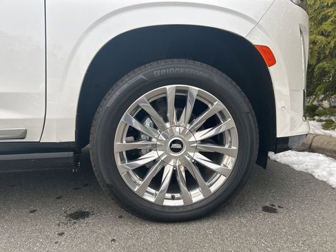 Used 2022 Cadillac Escalade Premium Luxury w/ Performance Package image 29