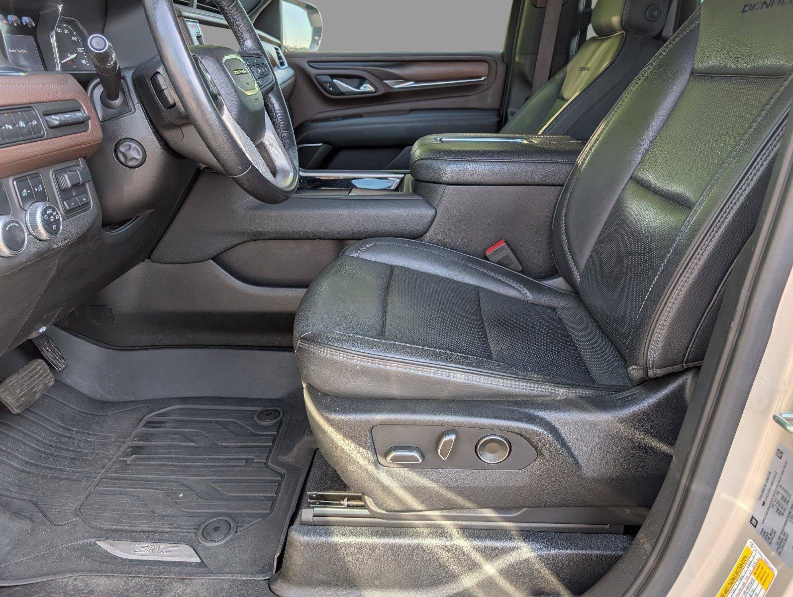 Used 2021 GMC Yukon Denali w/ Denali Premium Package RWD image 3