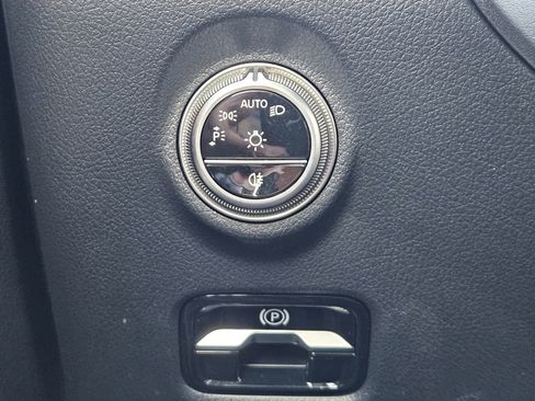 Certified 2025 Mercedes-Benz C 300 Sedan image 22