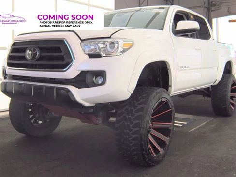 Used 2022 Toyota Tacoma SR5 w/ Technology Package RWD image 1
