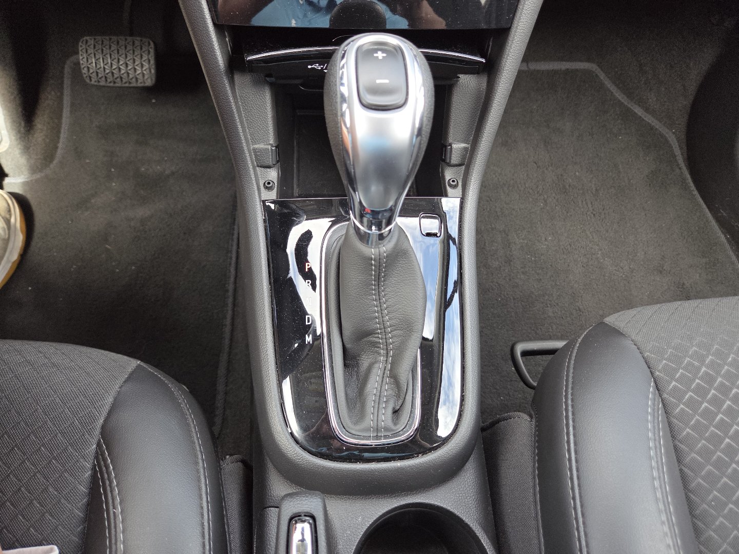 Used 2022 Buick Encore Preferred w/ Safety Package FWD image 31