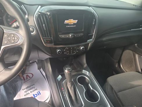 Used 2020 Chevrolet Traverse LS w/ LPO, Black Accent Package FWD image 2