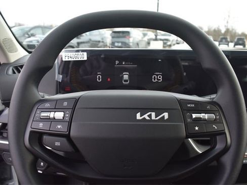 New 2025 Kia K4 LXS image 22