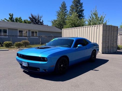 Used 2015 Dodge Challenger R/T Plus RWD image 1