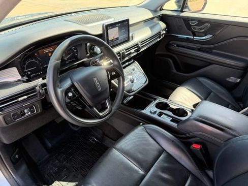 Used 2022 Lincoln Corsair AWD w/ Premium Package image 12