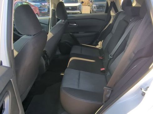 Used 2024 Nissan Rogue SV image 37