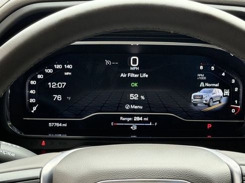 Used 2024 GMC Yukon SLT image 17