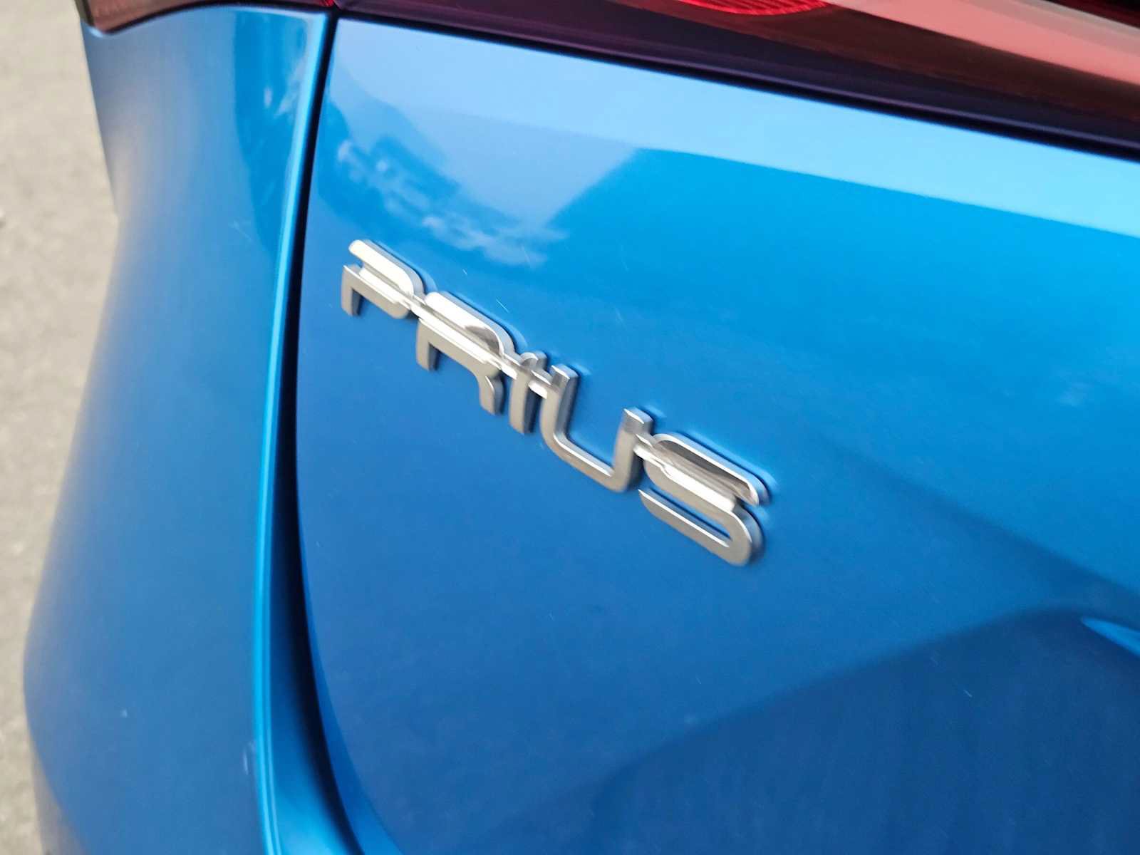 Used 2019 Toyota Prius XLE w/ Premium Convenience Package FWD image 13