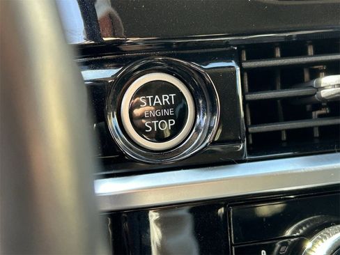 Certified 2023 Nissan Pathfinder SL image 9