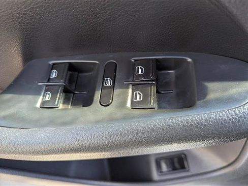 Used 2012 Volkswagen Jetta SE FWD image 10