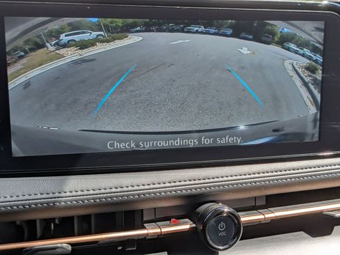 Used 2023 Nissan Ariya FWD image 24