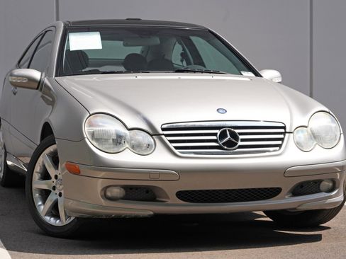 Used 2004 Mercedes-Benz C 230 Coupe image 2