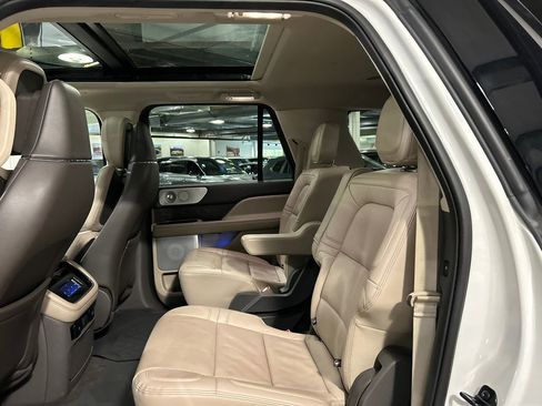 Used 2022 Lincoln Navigator L Reserve AWD/4WD image 25