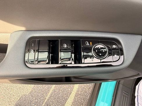 New 2026 Nissan Leaf Platinum+ w/ Cargo Package (Platinum+) image 11