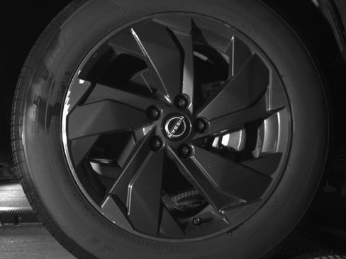 Used 2025 Nissan Rogue SV FWD image 15