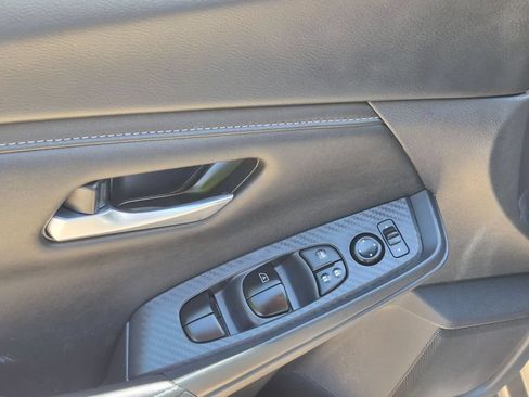 Used 2025 Nissan Sentra SV FWD image 13
