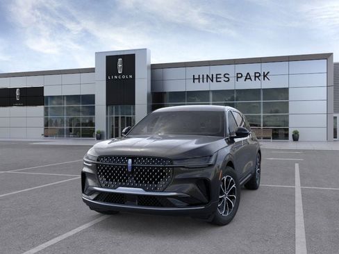 New 2026 Lincoln Nautilus Premier image 2