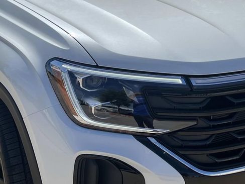 New 2026 Volkswagen Atlas Cross Sport SEL AWD/4WD image 7