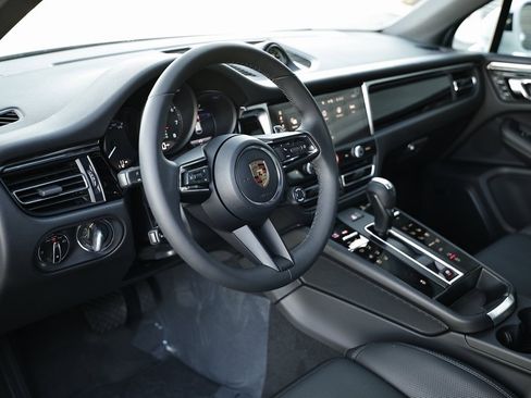 New 2026 Porsche Macan image 24