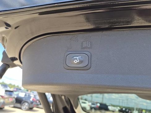Used 2019 Ford Escape SEL FWD image 10