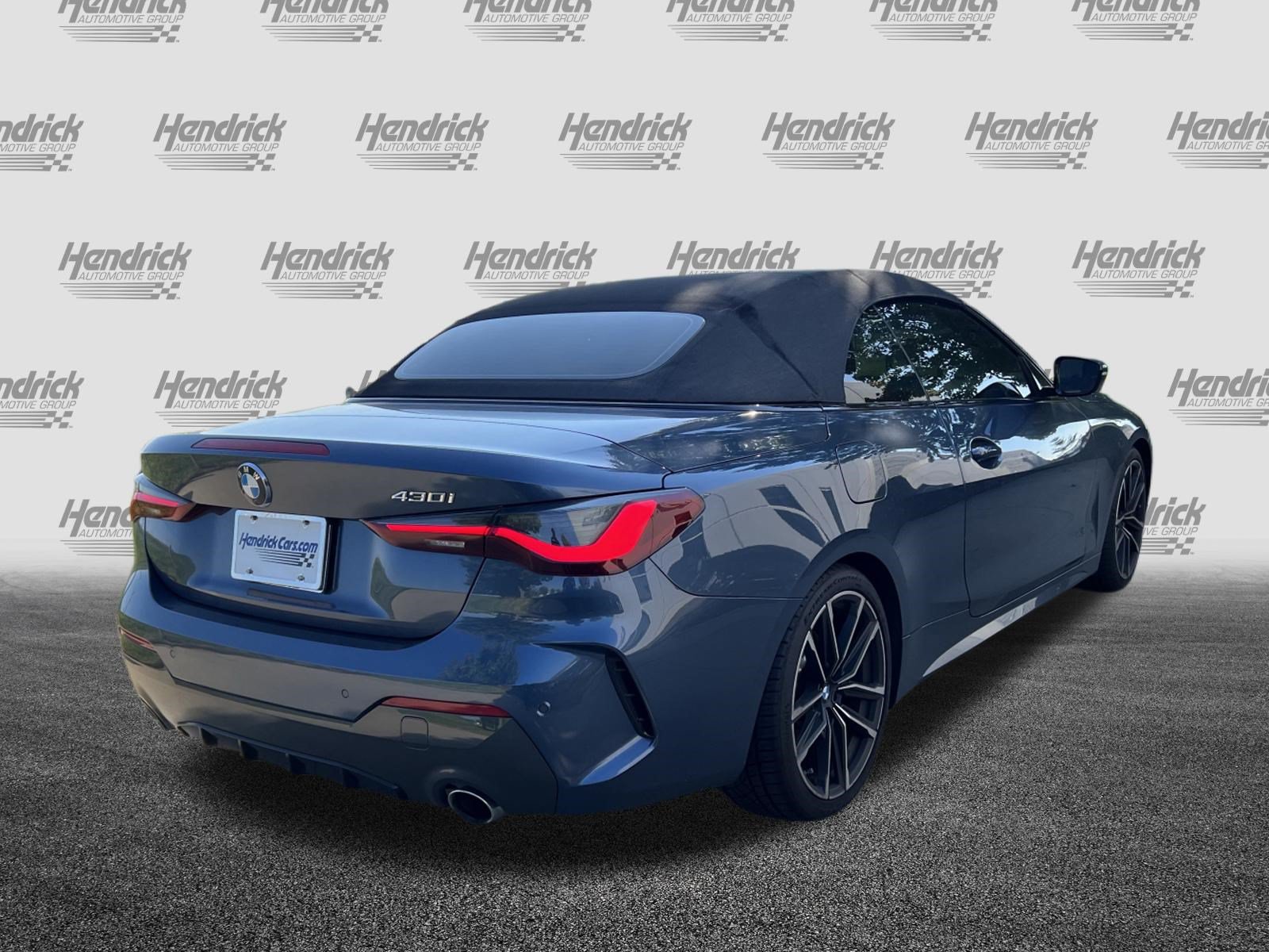 Used 2023 BMW 430i Convertible w/ M Sport Package RWD image 11