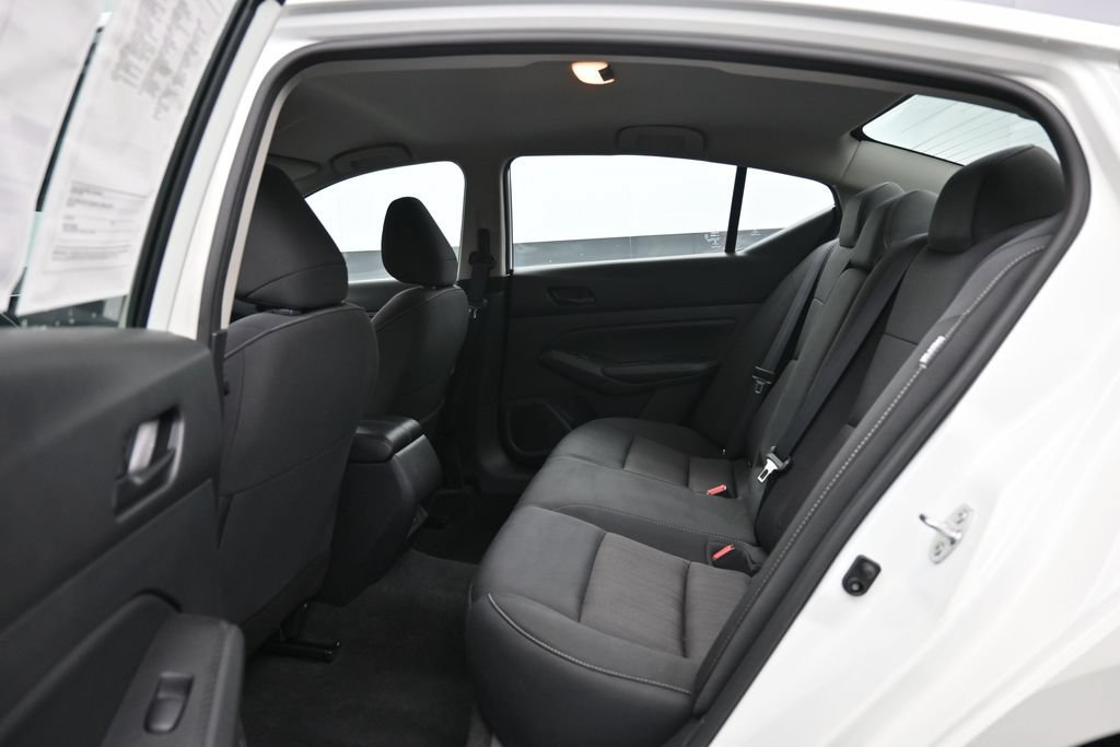 Used 2024 Nissan Altima 2.5 SV FWD image 26