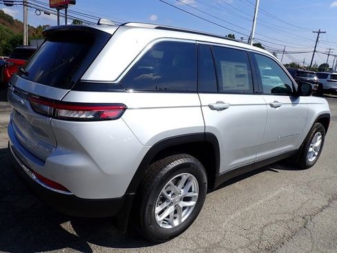 New 2025 Jeep Grand Cherokee Laredo X image 7