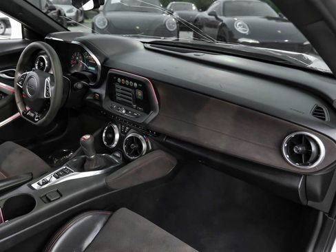 Used 2018 Chevrolet Camaro ZL1 image 10