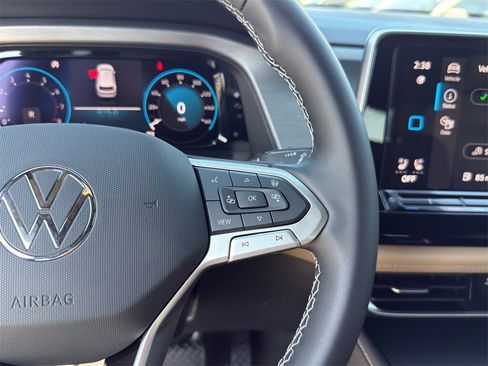 New 2026 Volkswagen Atlas Cross Sport SE image 23