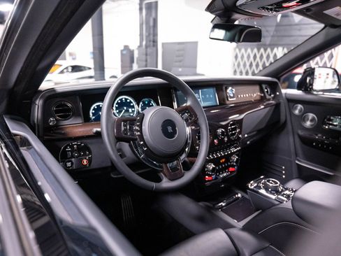 Used 2024 Rolls-Royce Phantom Sedan w/ The Phantom Package RWD image 83