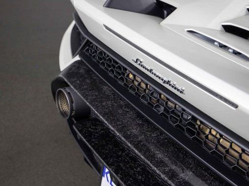 Used 2018 Lamborghini Huracan Performante image 28