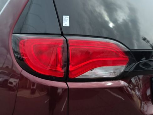 Used 2023 Chrysler Voyager LX FWD image 11