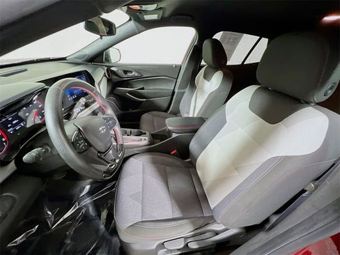 Used 2024 Chevrolet Trax RS w/ Driver Confidence Package image 18