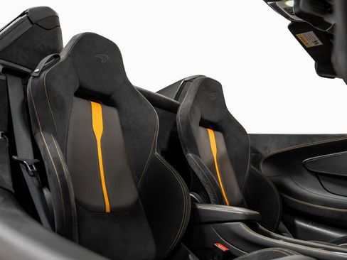 Used 2018 McLaren 570S Spider image 35