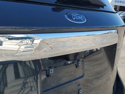 Certified 2022 Ford Explorer XLT image 7
