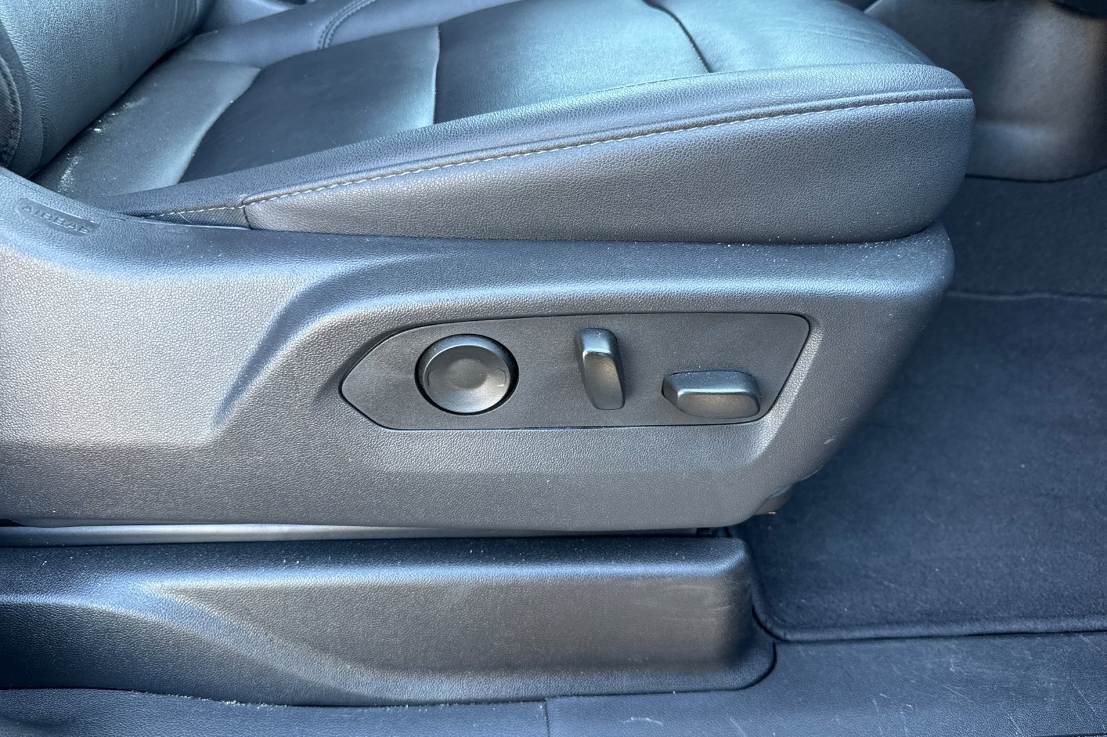 Used 2025 Chevrolet Tahoe Z71 AWD/4WD image 24