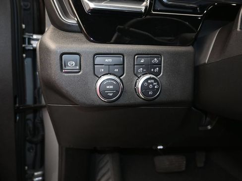 Used 2025 GMC Sierra 1500 SLT AWD/4WD image 12