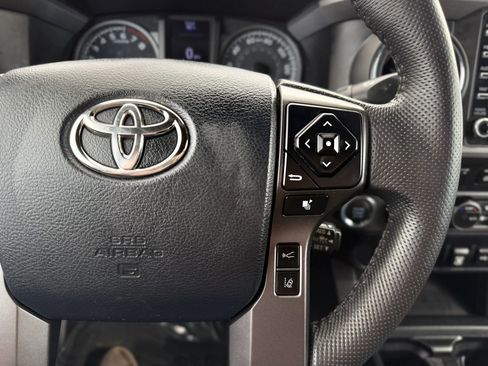 Used 2020 Toyota Tacoma TRD Off-Road w/ TRD Premium Off Road Package image 33