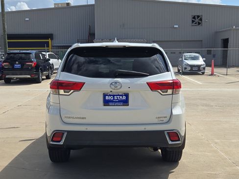 Used 2017 Toyota Highlander Limited FWD image 5