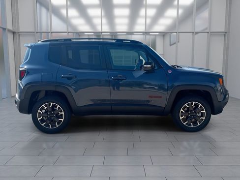 Used 2023 Jeep Renegade Trailhawk AWD/4WD image 9