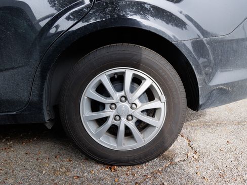 Used 2020 Chevrolet Sonic LT image 13