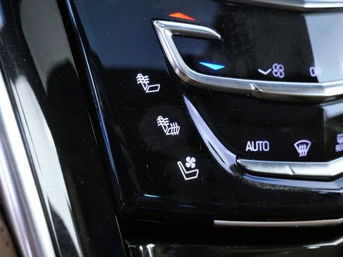 Used 2017 Cadillac Escalade Platinum image 27