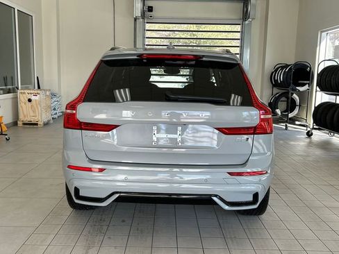 Certified 2025 Volvo XC60 B5 Plus image 3