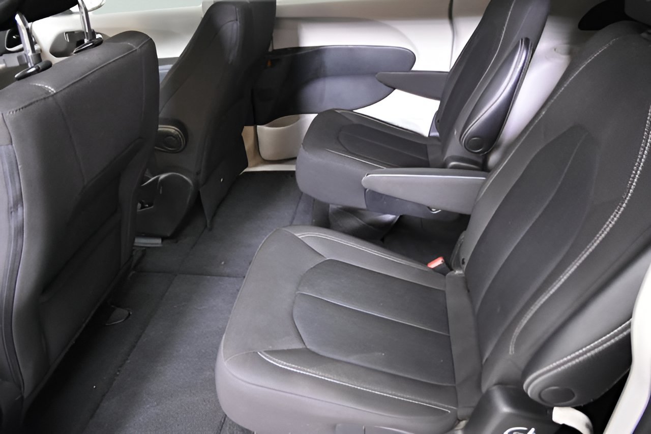 Used 2023 Chrysler Voyager LX FWD image 29