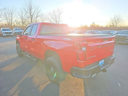 Used 2019 Chevrolet Silverado 1500 Custom Trail Boss w/ Custom Convenience Package image 4