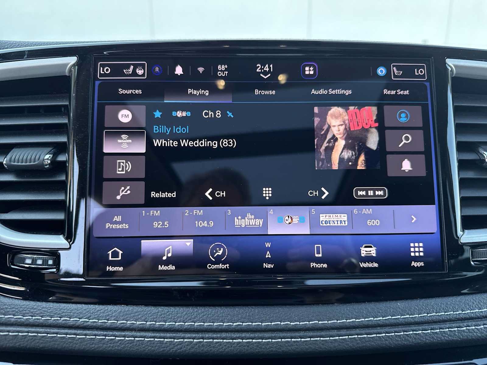 Used 2023 Chrysler Pacifica Touring-L w/ Uconnect Theater Family Group FWD image 21