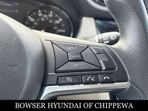 Used 2018 Nissan Rogue Sport SV image 17