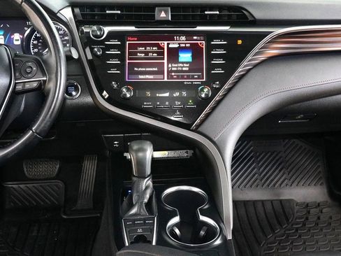 Used 2019 Toyota Camry XLE image 16